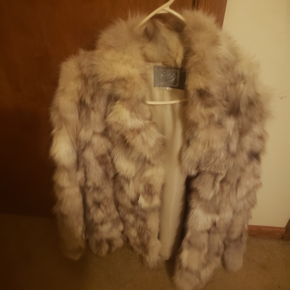 Real fox coat size medium saga brand